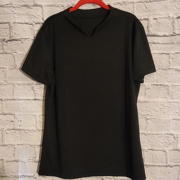 NWOT Women's  Black Top with V-neck - Picture 1 of 4